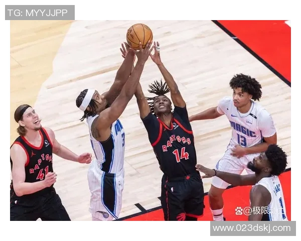 季后赛激战再升级骑士与猛龙第三场对决精彩回顾与分析