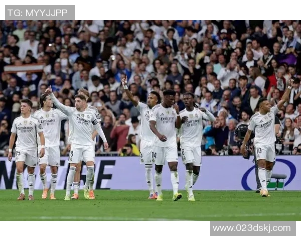 巴拉多迎战皇马争夺胜利关键时刻的战术较量与球员表现分析 巴拉多迎战皇马争夺胜利关键时刻的战术较量与球员表现分析