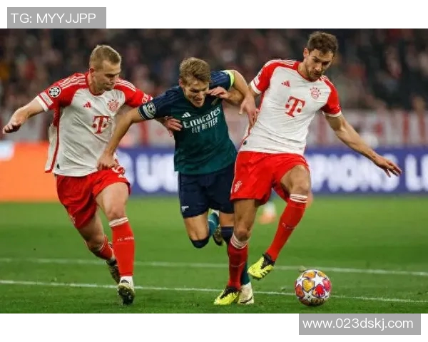 洛克伦与根克的激烈对决展现足球魅力与战术智慧的较量