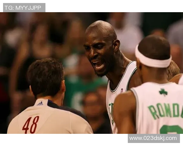 2012年湖人队与魔术队激战回顾：经典对决与球星表现分析