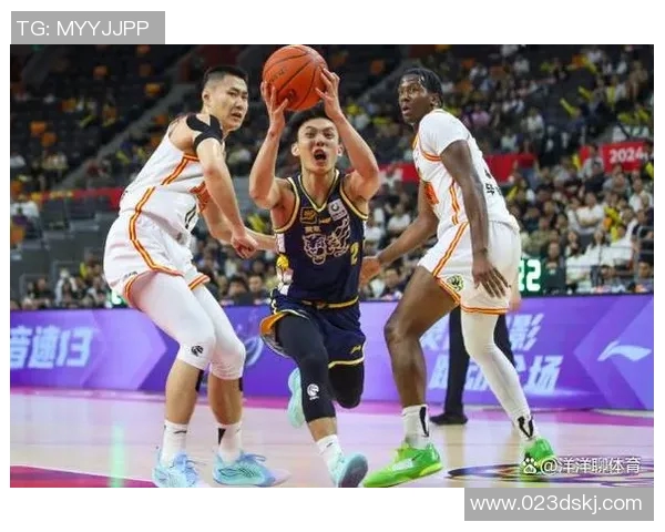 CBA季前赛精彩对决广东队迎战福建队全力争胜展现球队实力 CBA季前赛精彩对决广东队迎战福建队全力争胜展现球队实力