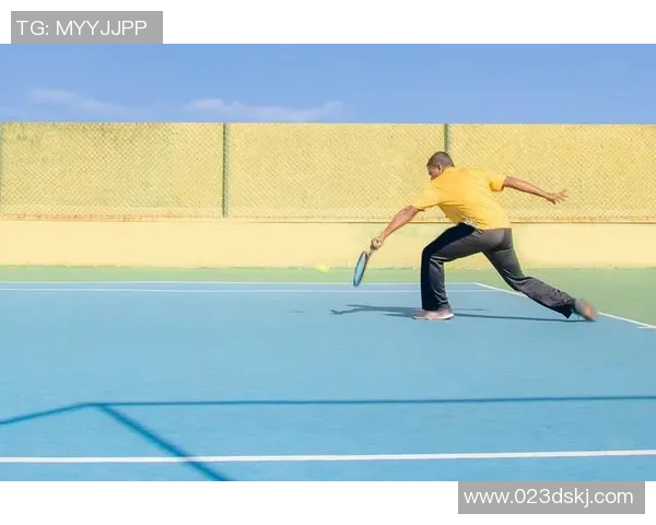 网球新手必看：全面掌握入门技巧与配合训练指南