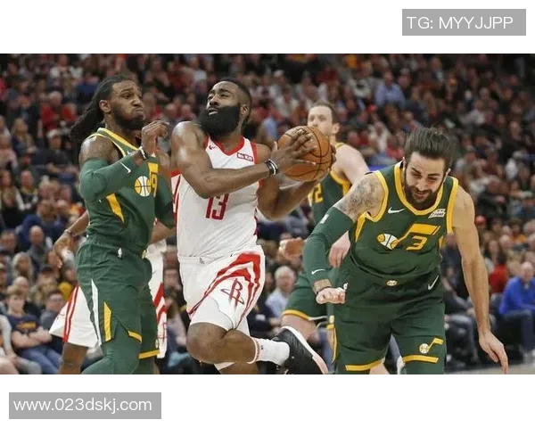 黄蜂队与爵士队激战正酣球迷期待精彩对决与逆转时刻